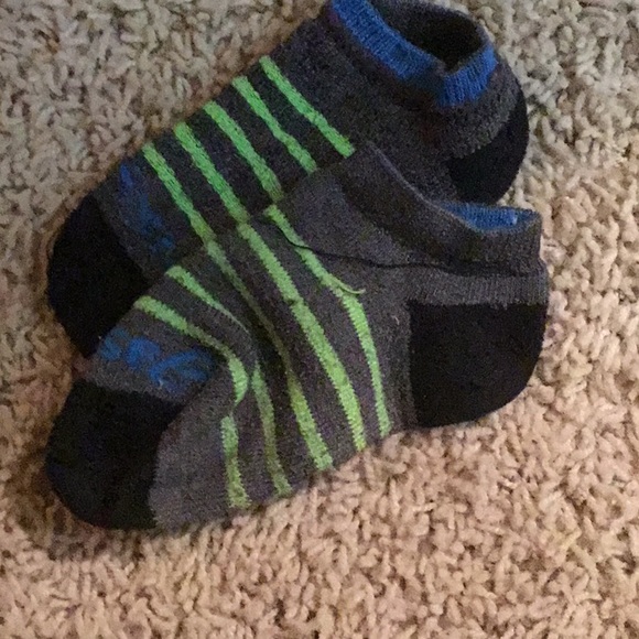 Boy 5-6 ASIC sports socks 5 x Pairs - Picture 6 of 6